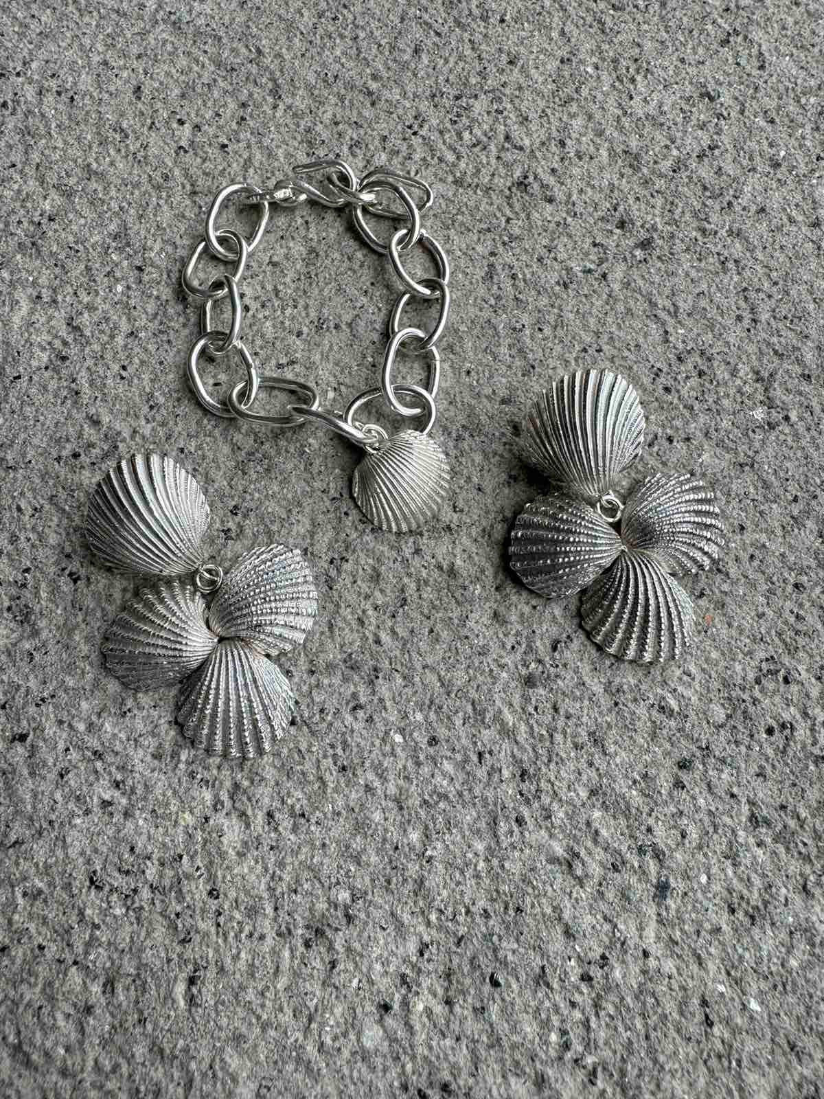 Seashell Dangle Earrings